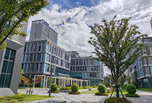 秀山工业地产投资新蓝海——新能源产业园区崛起